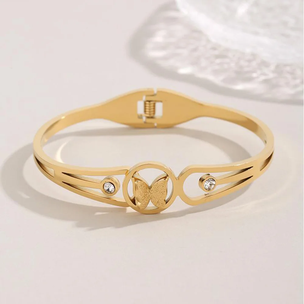 

Fashionable hollow frosted butterfly 18K women's bracelet, anti-allergic jewelry, daily wear stainless steel bracelet