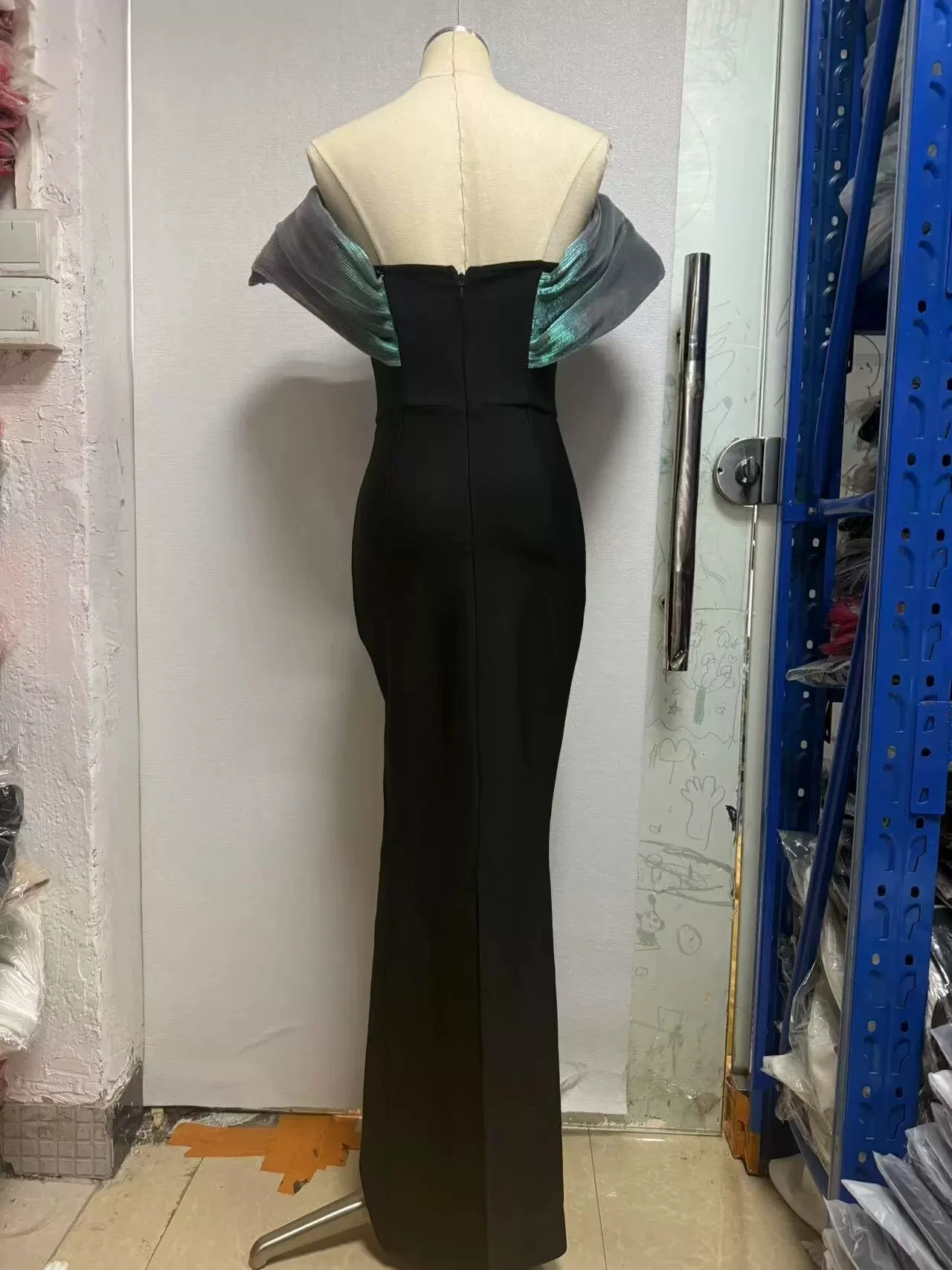 الأوروبية والأمريكية مطرز الخامس الرقبة مثير 2025 فستان كوكتيل فستان ضمادة تنورة شبكة واحدة الكتف ضمادة-GZXX1050