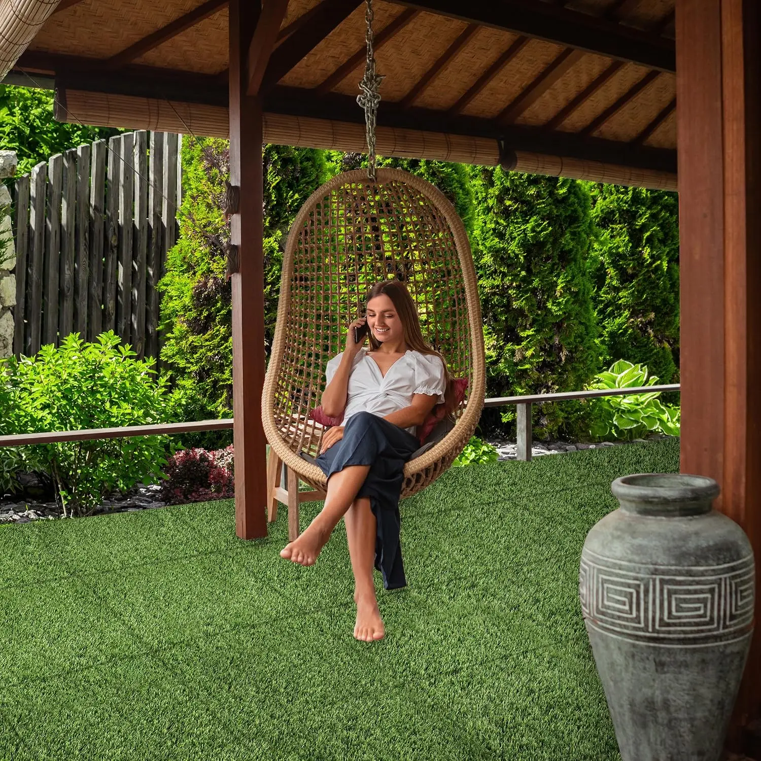 Self-draining fake-turf squares with an eight-buckle system for balconies, decks, pets and open-air flooring., Customized