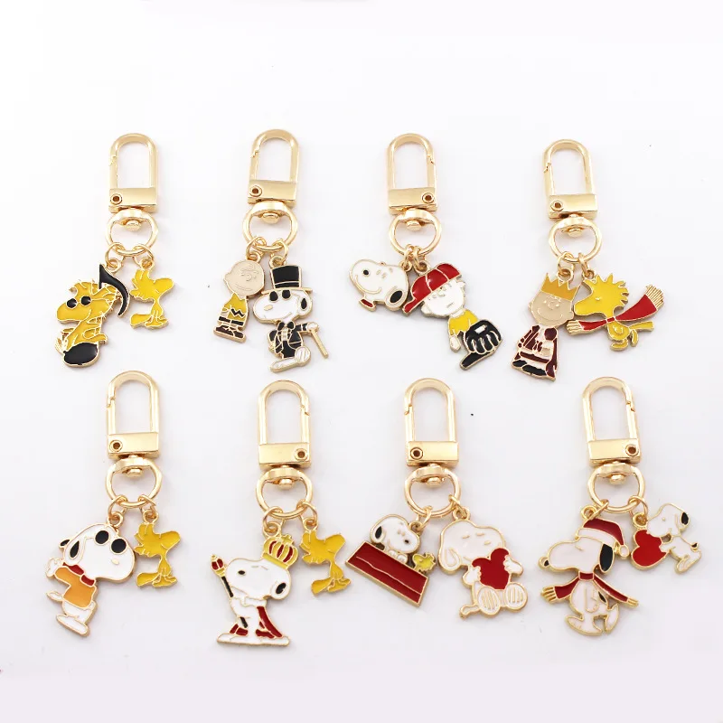 MINISO Snoopy Anime Keychain Cute Pendant Cartoon Metal Woodstock Charlie Brown King Santa Claus Heart Boy and Girl Couple Gift