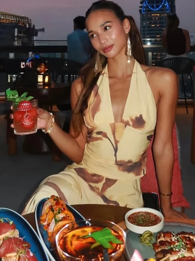 

Элегантный комплект из 2 предметов Sisterlinda с цветочным принтом: женский топ-халтер с V-образным вырезом + юбка с асимметричным подолом из сетки и пэчворка, праздничный уличный костюм