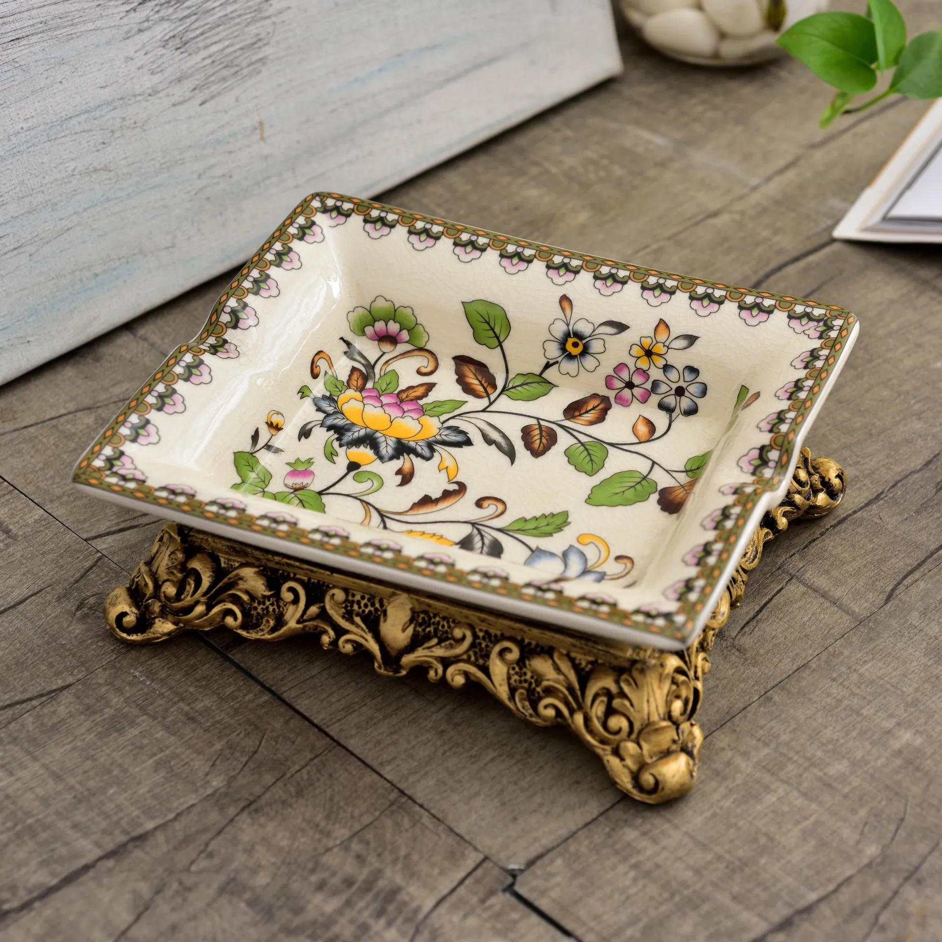 

Living room coffee table, home ashtray, American countryside, British flower and bird, ceramic cigar ashtray decoration ornament