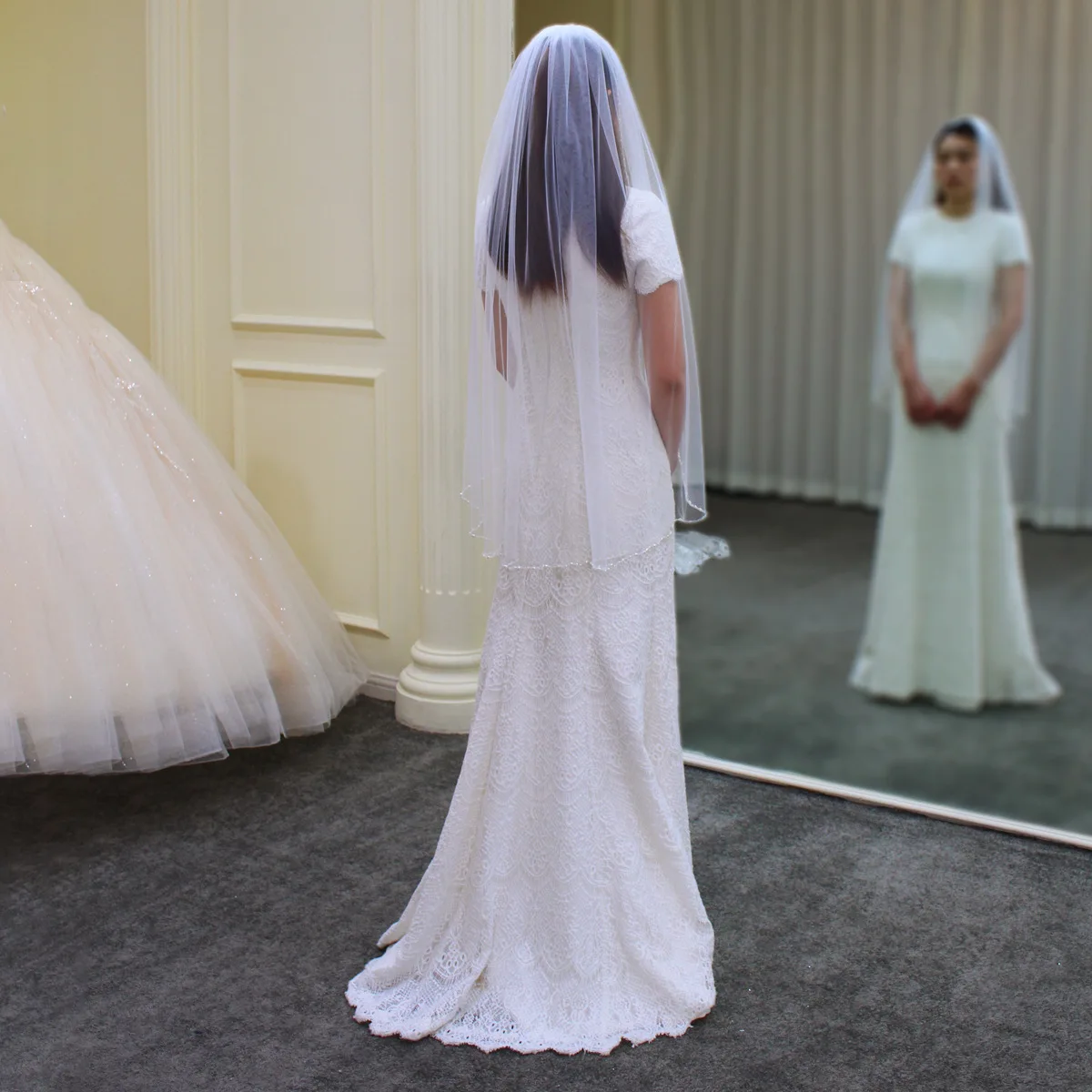 V684 Exquisite Handmade Beaded Bridal Veil, Super Fairy-Like White Single-Layer Wedding Photo Shoot Headpiece Wholesale
