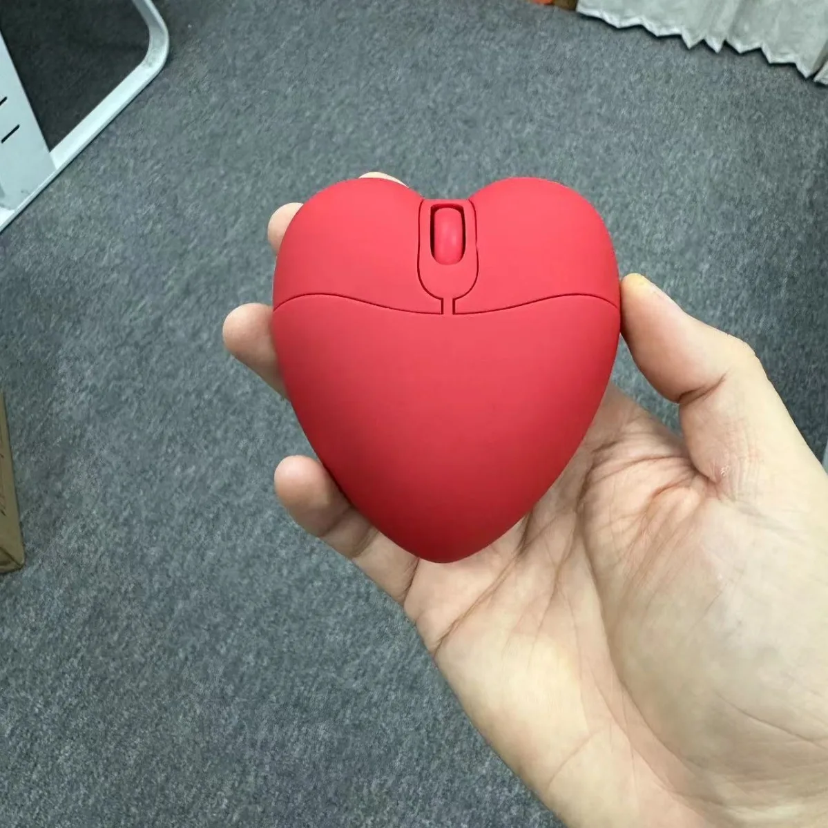 Śliczna bezprzewodowa 2.4G Bluetooth dual-mode love mouse zabawna przewodowa mysz dla studentów kreatywne prezenty