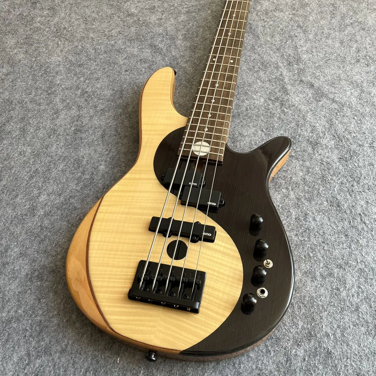 Customized electric guitar bass factory, headless guitar, exquisite quality, fast and free shipping  @2