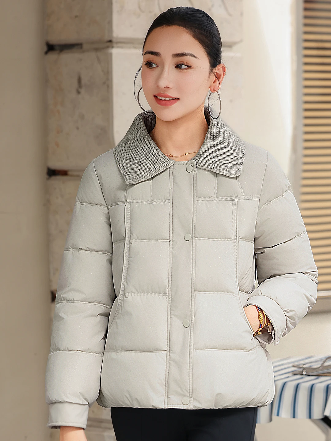 Ladies Thickened Short Cotton Jacket Warm Cozy Zipper Closure Casual Style Fashionable Winter Outerwear for Women 2