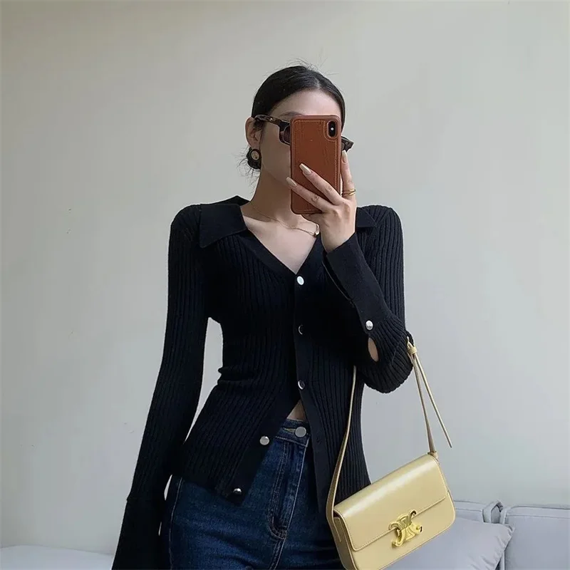 V-Neck Knitted cardigan women\'s loose Sweater Top 2023 Spring And Autumn New Long Sleeved Solid color Lapel Sweater Button Coat