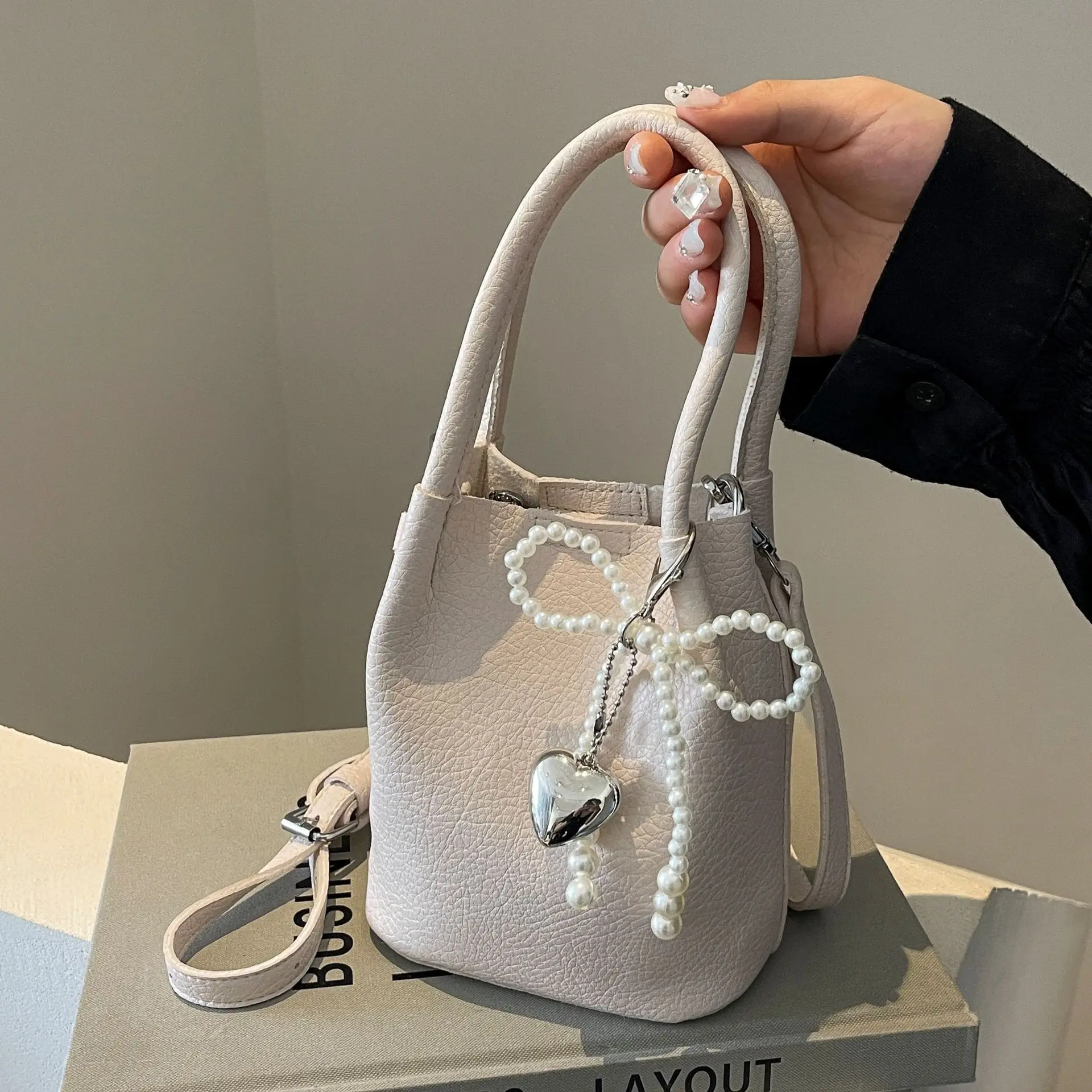 Simple Fashionable High-end Solid Color PU Handbag For Women New Simple Bucket Bag Fashionable Single Shoulder Crossbody Bag