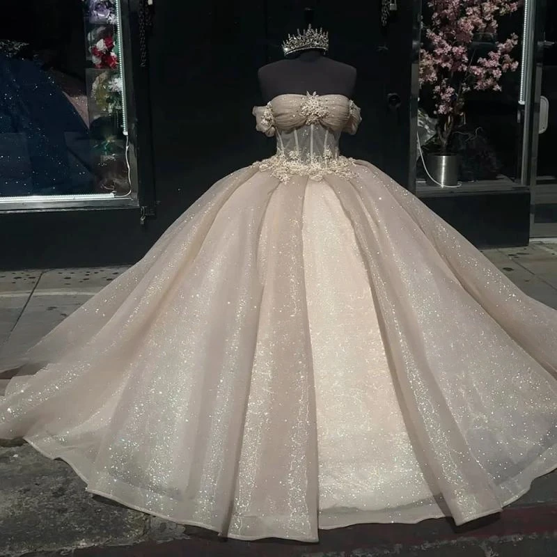 

Champagne Ball Gown Quinceanera Dresses Sparkly Off Shoulder Sweet 16 Dress Vestido De 15 Anos