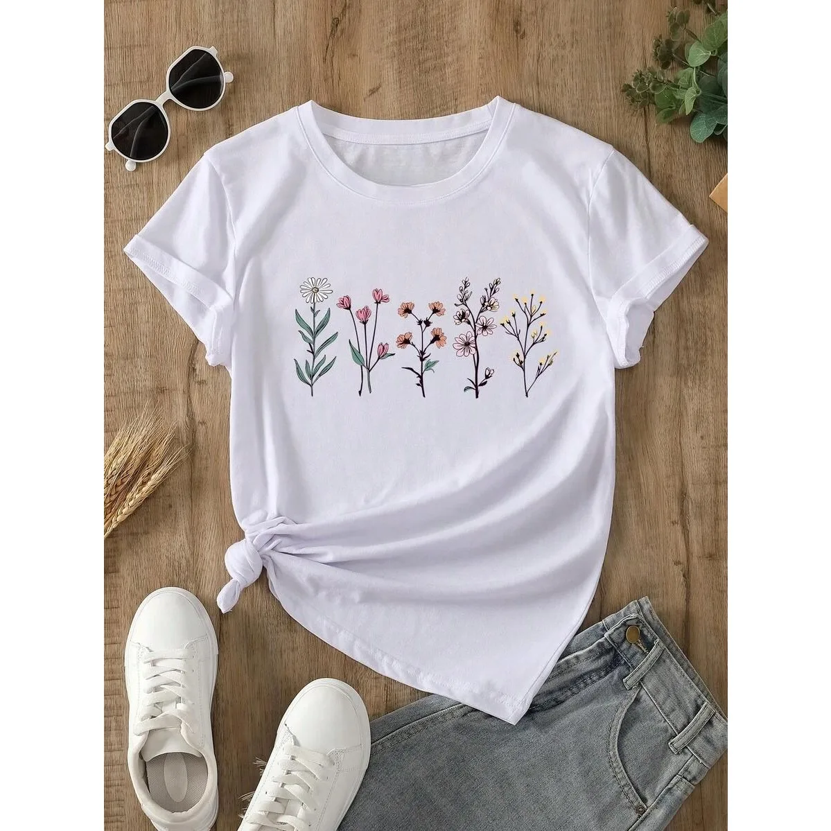 2026 Fashion New Arrival Women Graphic Tee Floral Print Round Neck Short Sleeve T‑Shirt Casual Tops Ideal For Spring Summer Daily Wear And Going Out