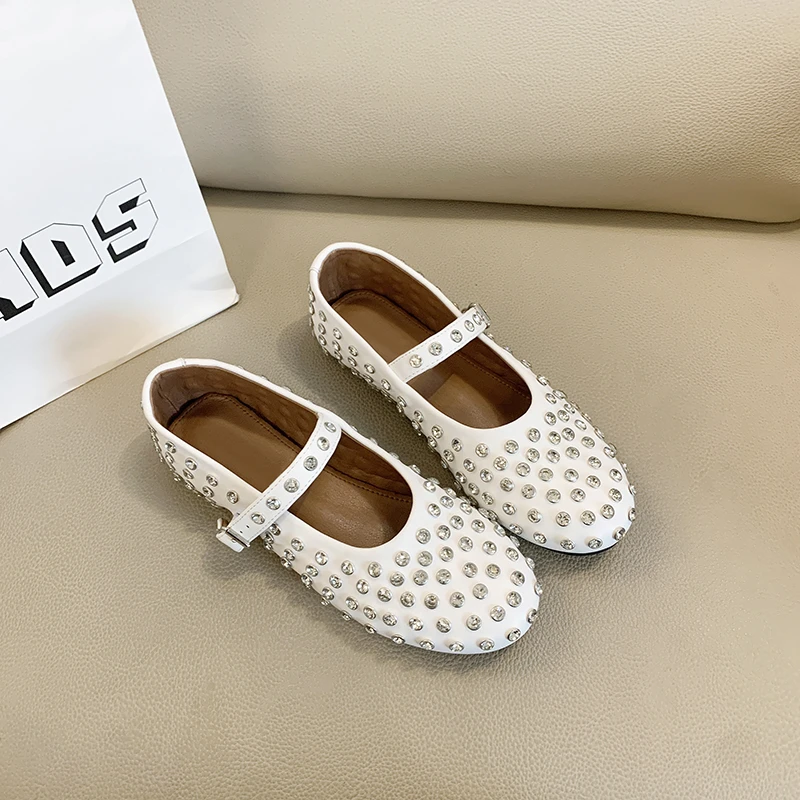 Women's Flat Sandals Round Head Rhinestone Beautiful Flat Shoes Women's 2024 New Summer Super Soft Sheepskin Inner Height