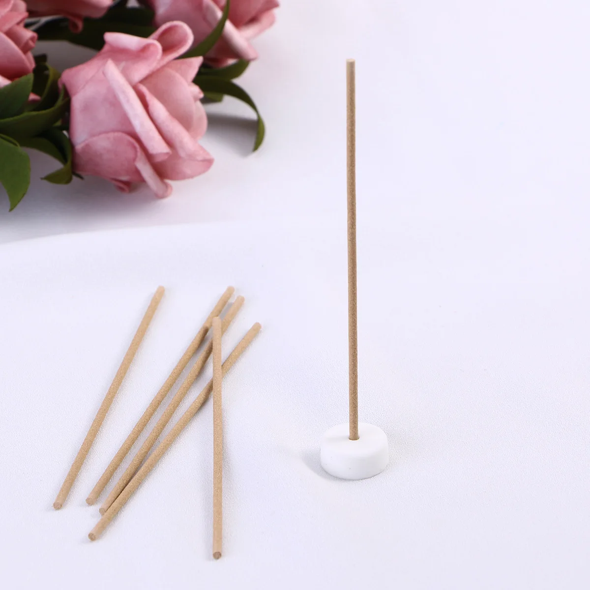

60 Pcs Strings and Bamboo Sticks Incense Sandalwood with Holder Fresh Air Charming
