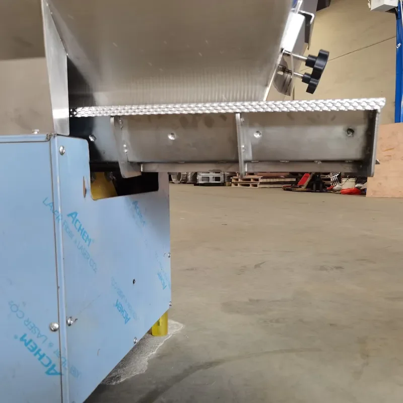 2026 Hot！ Electric-maganatic Stainless Steel Vibratory Feeder New Anti-Bacterial Adjustable Speed Bulk Feeding Bucket 3