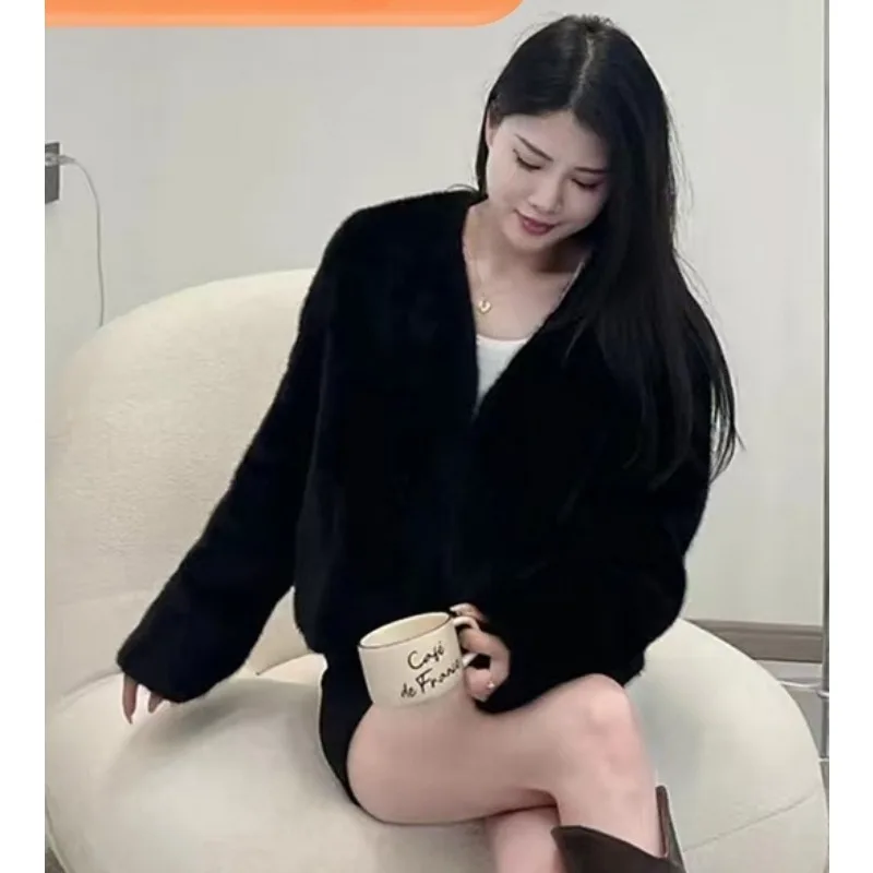 Autumn Winter Faux Fur Coat for Women Is A Short Fashionable Versatile Style Fur One-piece Cardigan with An Elegant Stylish Look