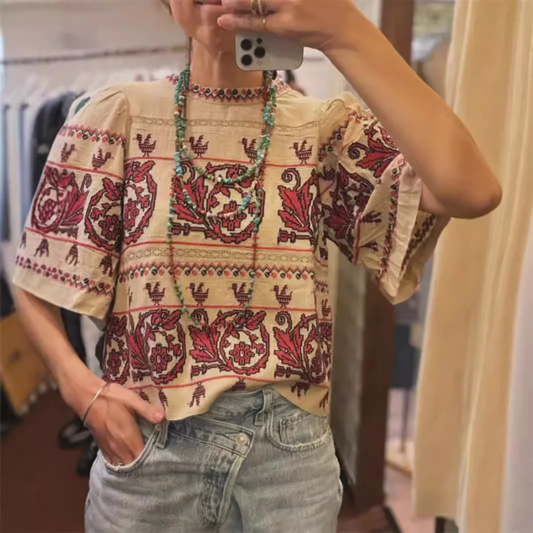 2025 Sezanes Fashion T-shirt short-sleeved new retro ethnic style red embroidery floral splicing lace edge round neck shirt