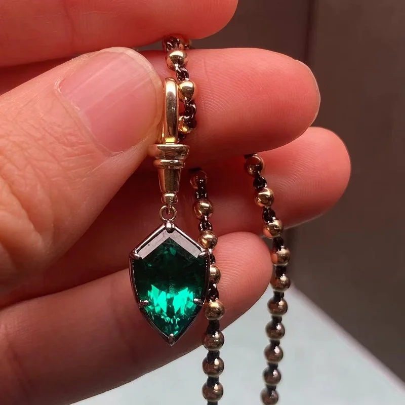 Ruif Custom Make 14k Gold about 3.4ct Lab Grown Emerald Pendant Necklace for Women Women Elegant Banquet Accessories