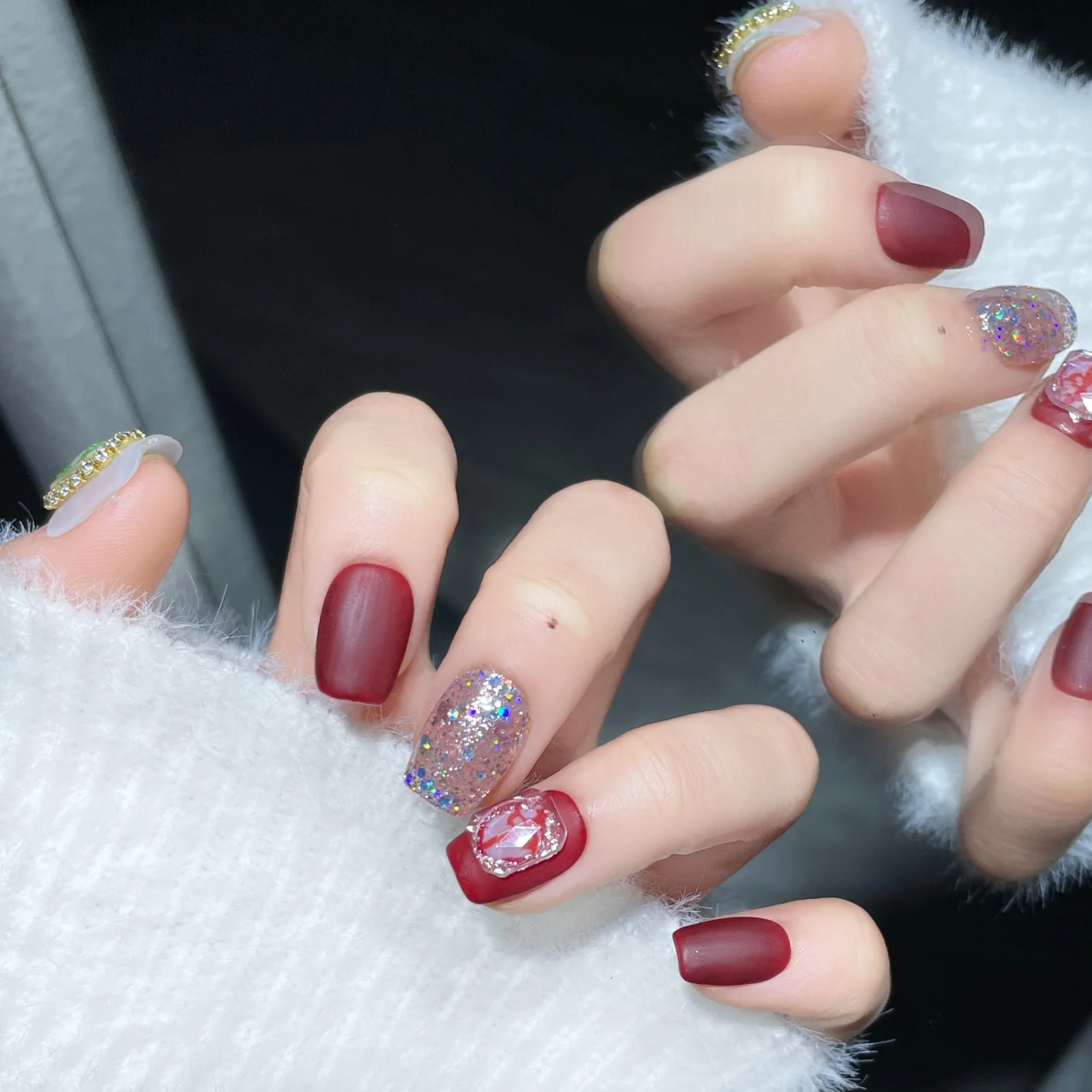 

Handmade Red False Nail Tips Chinses Style Mahjong Press On Nails Full Cover Flash Sequins Designs Fake Nails Wearable Manicure