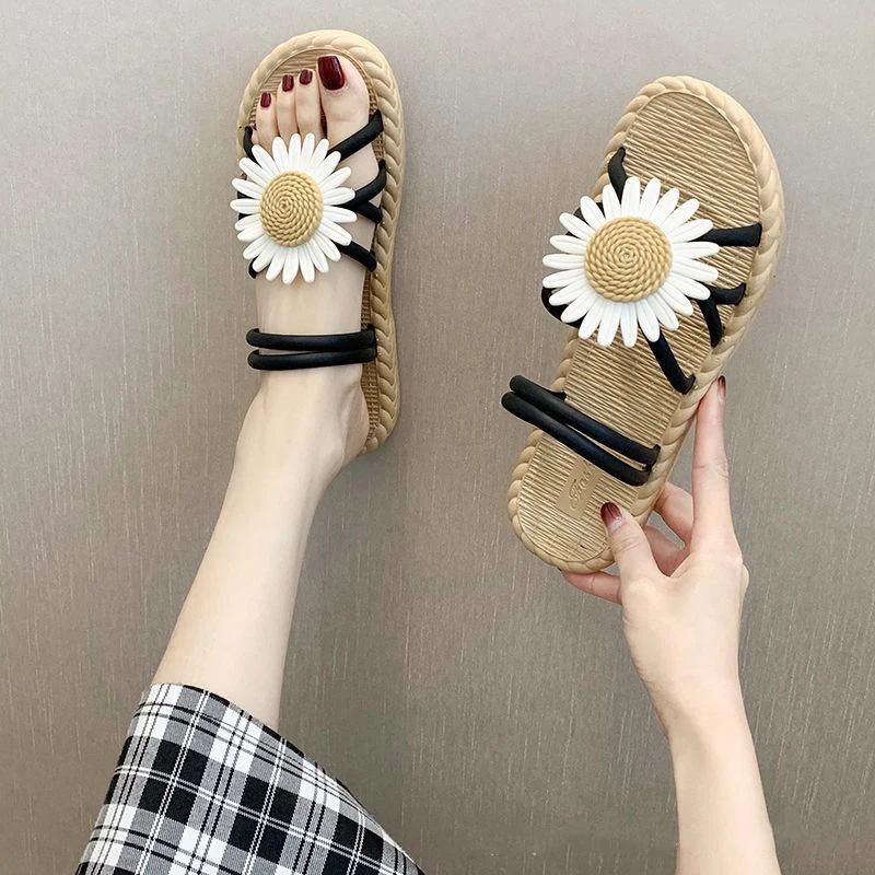 Fashionable New Style Popular Women\'s Summer Soft Bottom Super Fairy Sandals Slippers Flat Slippers For Women Wear Externally