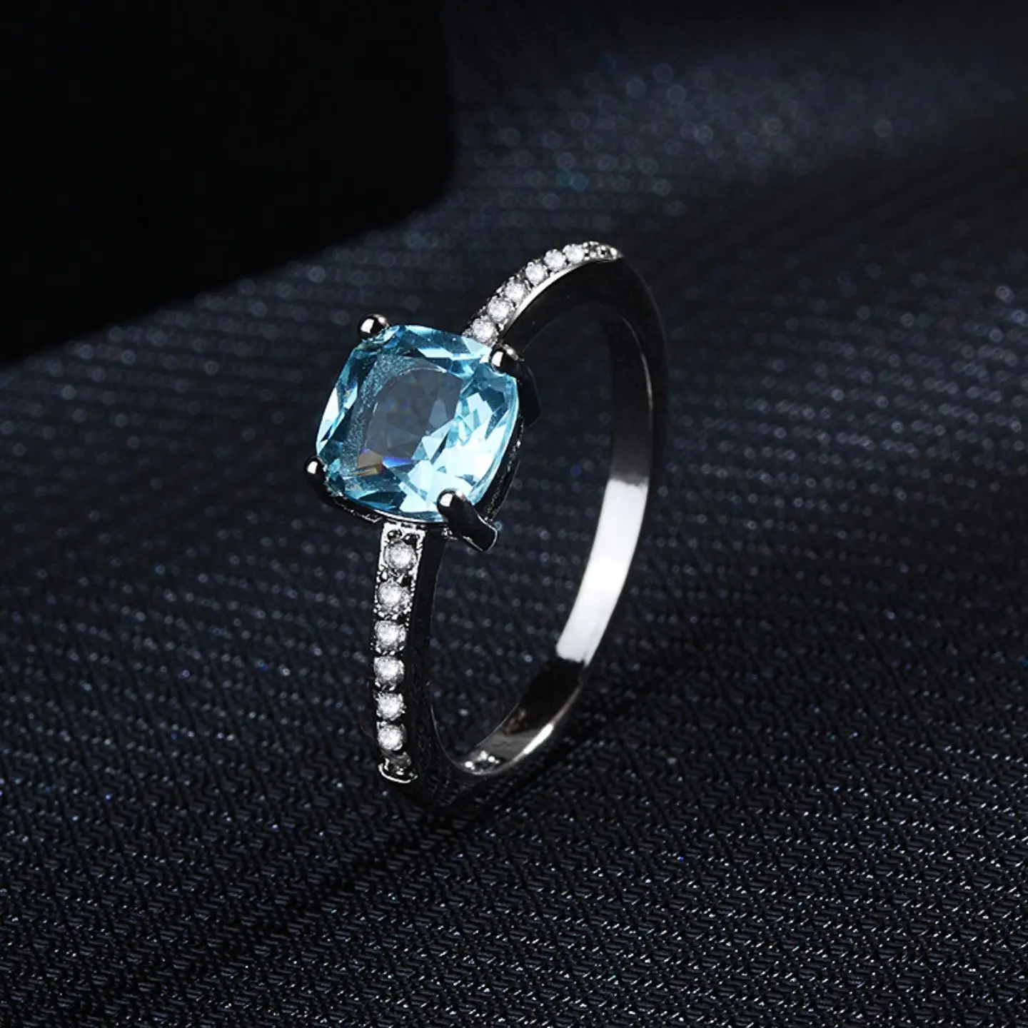

Luxury Color Gem Ring for Women Set with London Blue Topaz Square Diamonds Elegant Fashion Jewelry Titanium Steel Ring