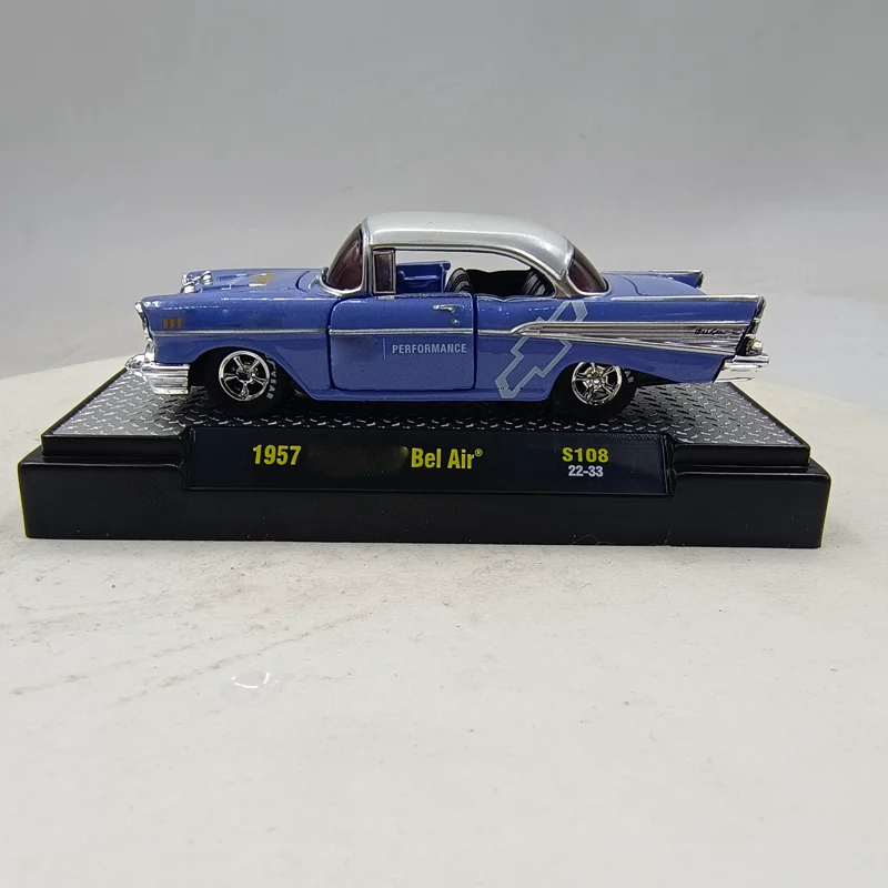 In Stock Diecast Scale 1:64 1957 Chevy Bel Air Static Simulation Alloy Car Model Metal Vehicle Decoration Gift Display