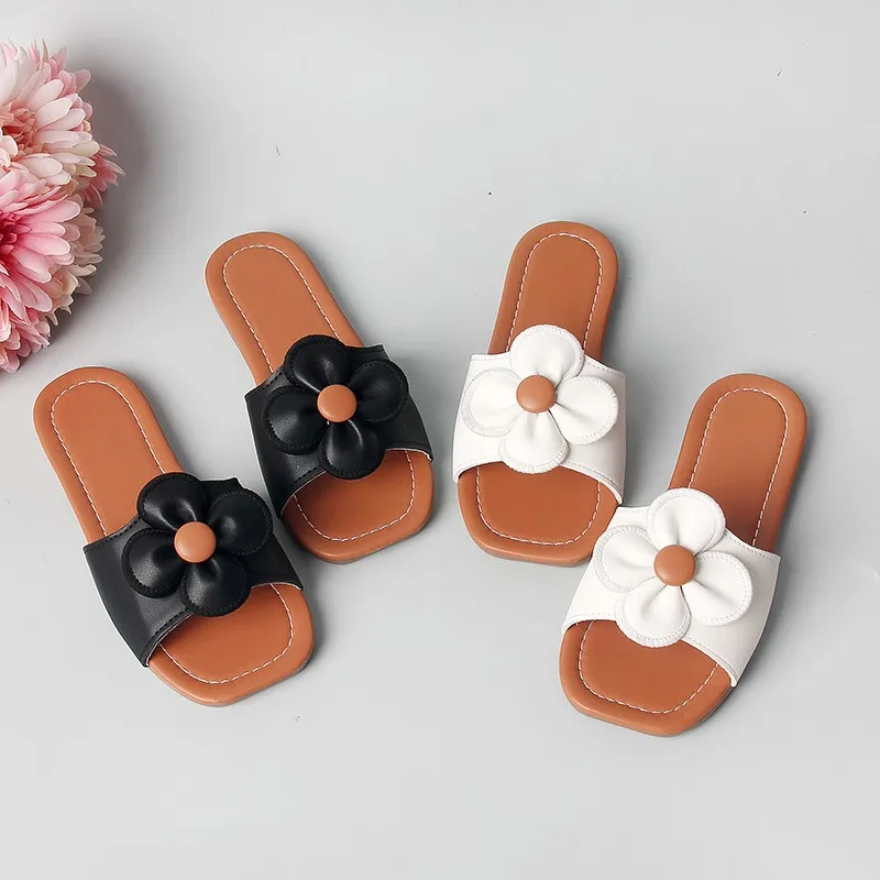 

Little Girls Barefoot Sandals with Big Flower 2026 New Summer Kids Beach Slippers Non-slip Retro Style School Outdoor Daily Wear