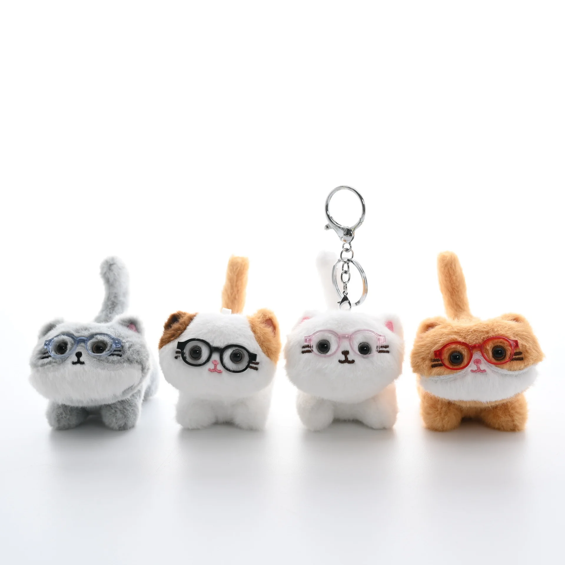 Nowe, urocze pluszowe okulary, zawieszka z kotkiem, breloczek, lalka kot z wysoką stopą estetyczną.