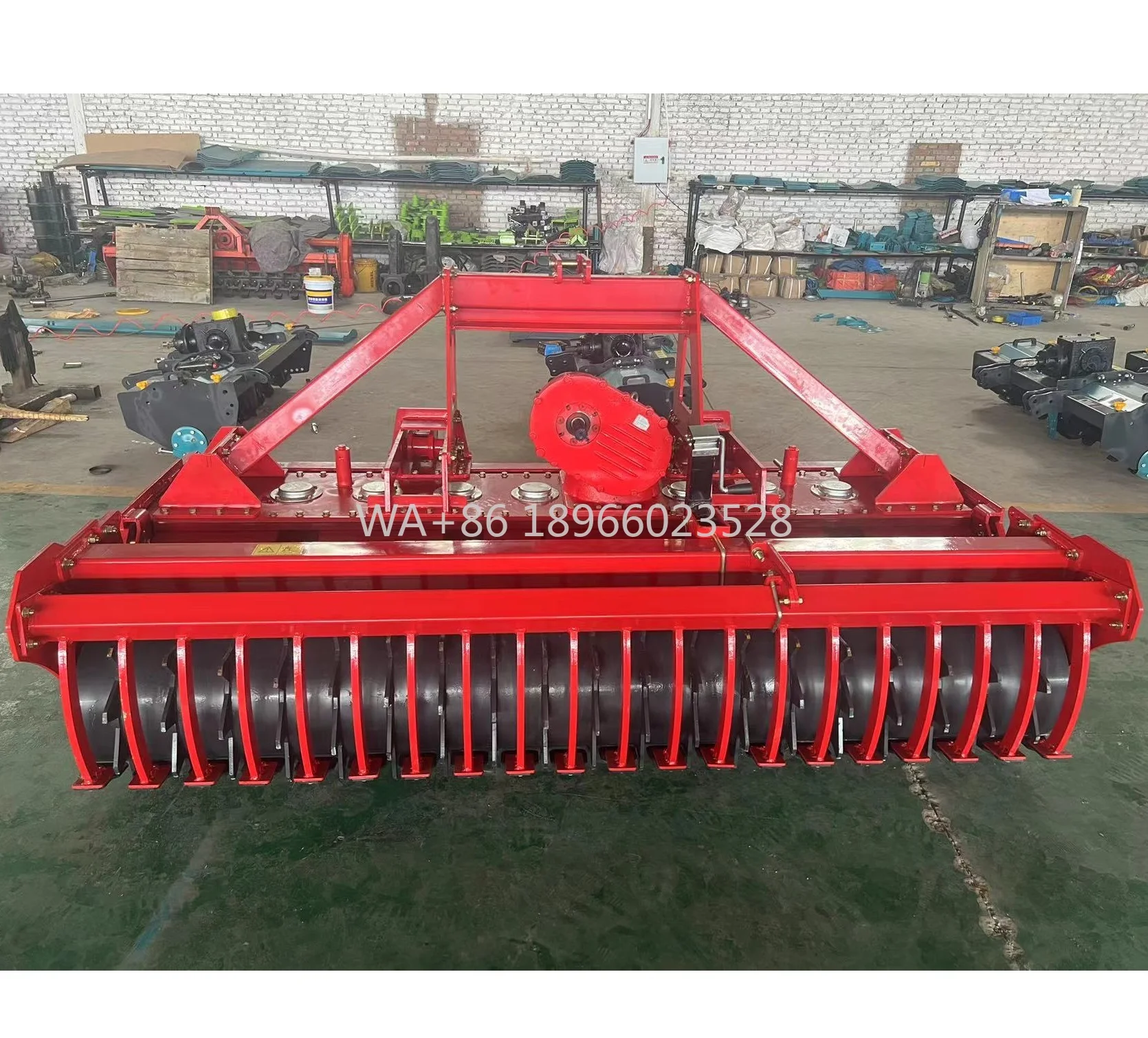 Brandneue Power Driven Harrow Rake Soil Land Power-Driven Rotary Tırmchenmaschine