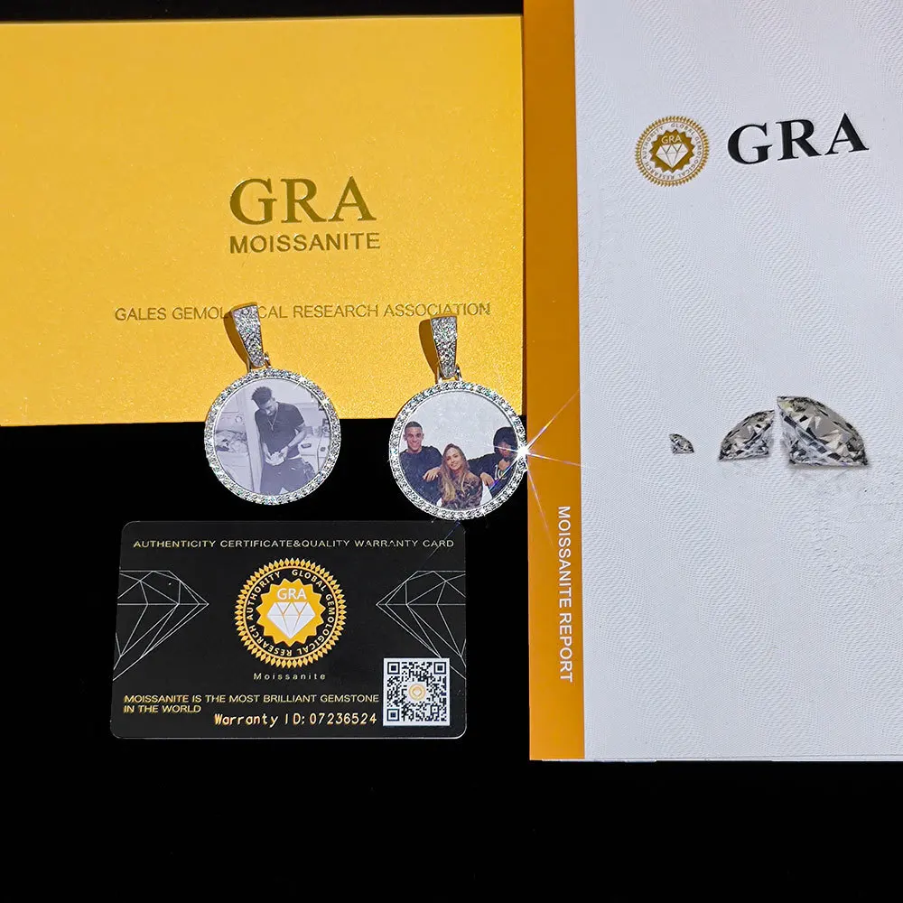 

Hip hop S925 sterling silver moissanite round photo frame pendant, personalized accessory, men's necklace