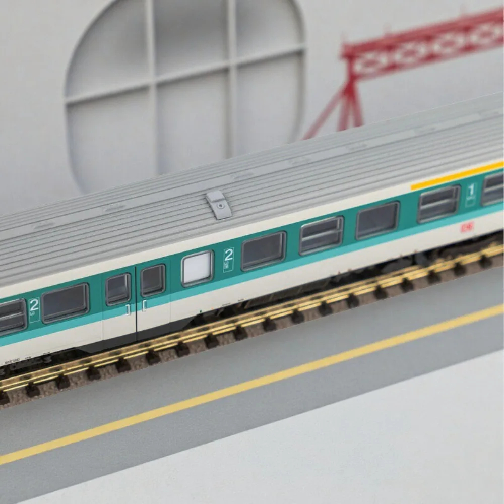 PIKO N-Type 1/160 BR624 Diesel EMU Intercity Train Três seções Diecast Mint Green Pinted Conjunto de trem de brinquedo para meninos