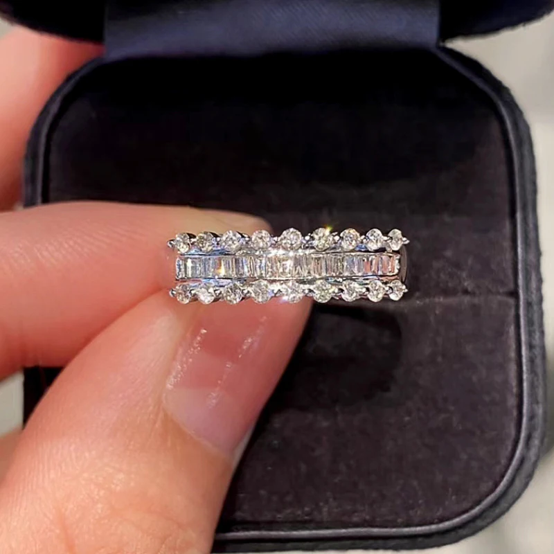 Huitan Trendy Geometrische Form Zirkonia Ring Dame Mode Luxus Ehering Wunderschöne Finger Zubehör für Verlobungsfeier