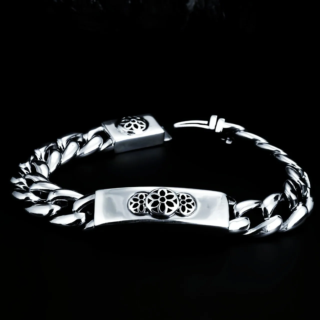 

Trendy personality, rough and domineering, European and American retro pure silver S925 cherry blossom bracelet for men