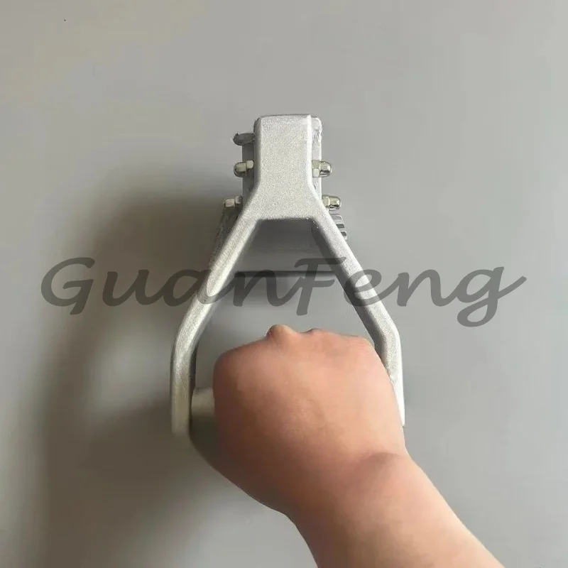 Carpet Puller  Pulling ClawtClamp for Pulling Carpet During Installation or Removal