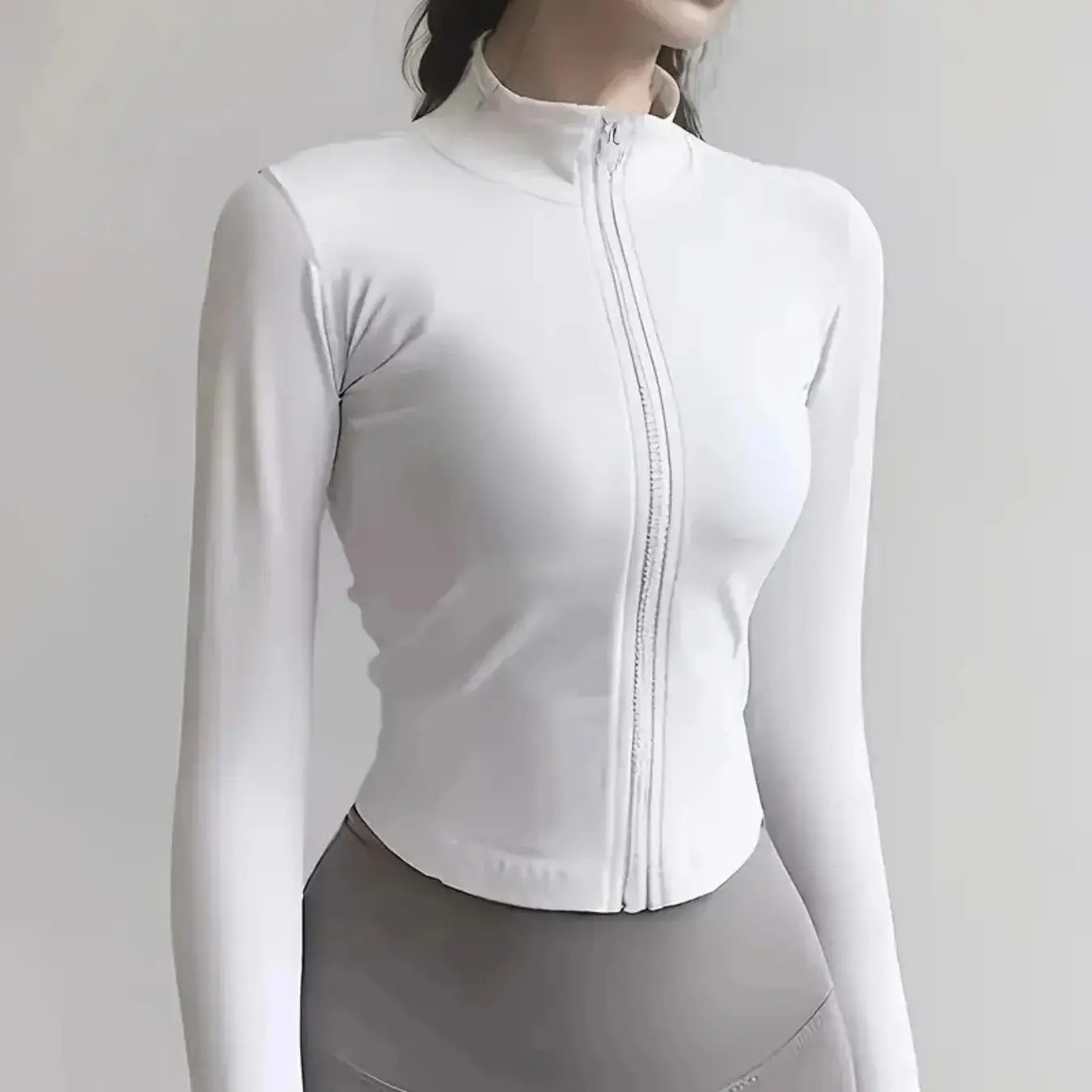 

Новая спортивная одежда с длинными рукавами для женщин, облегающий, эластичный, универсальный топ для йоги, тренировочная одежда для девочек, всесезонный стиль, модная куртка для йоги Ins-стиля, корейская версия, фитнес-тренировка, бег на открытом воздухе