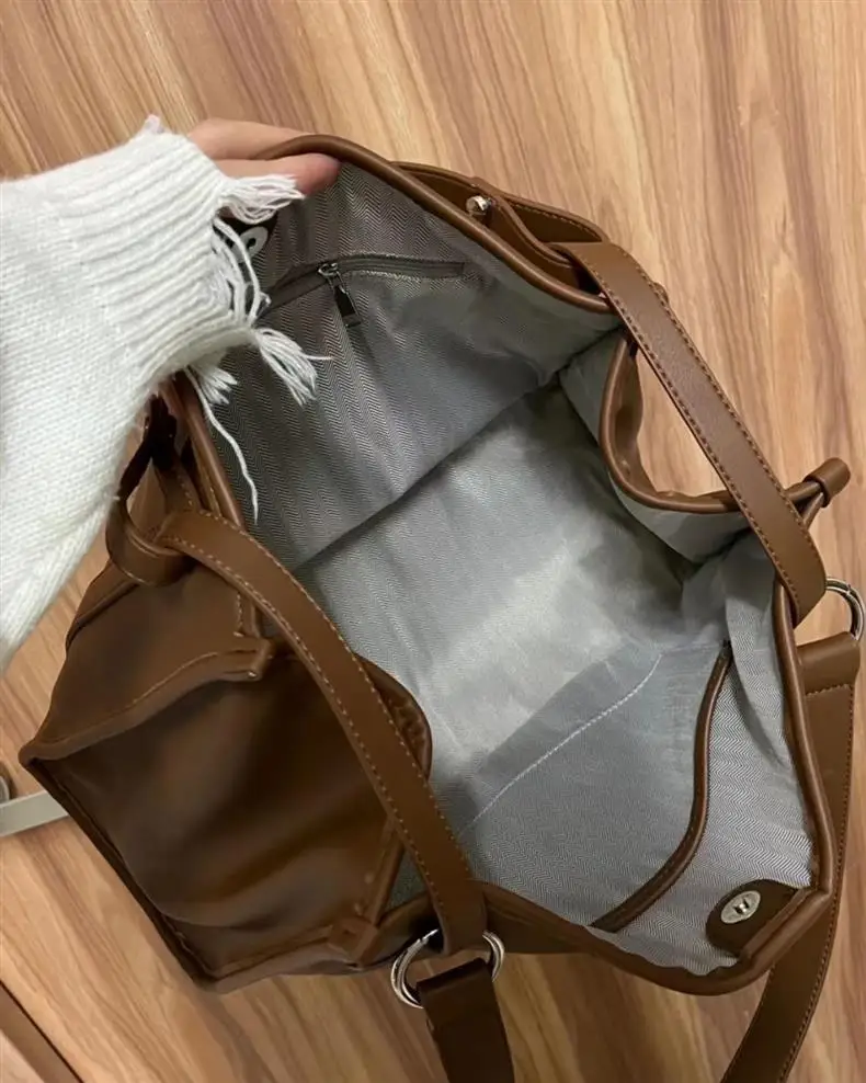 

Simple retro high-end large-capacity commuter bag square fashion student versatile tote bag single shoulder messenger bag tide
