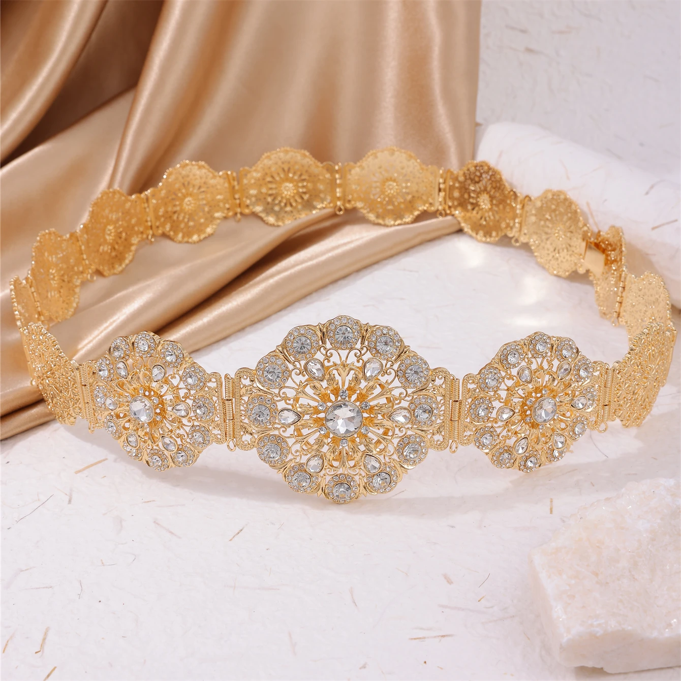 A Rhinestone-encrusted Heavy Alloy Belt Flower Cut-out Pattern Chatelaine Moroccan Lady Body Chain