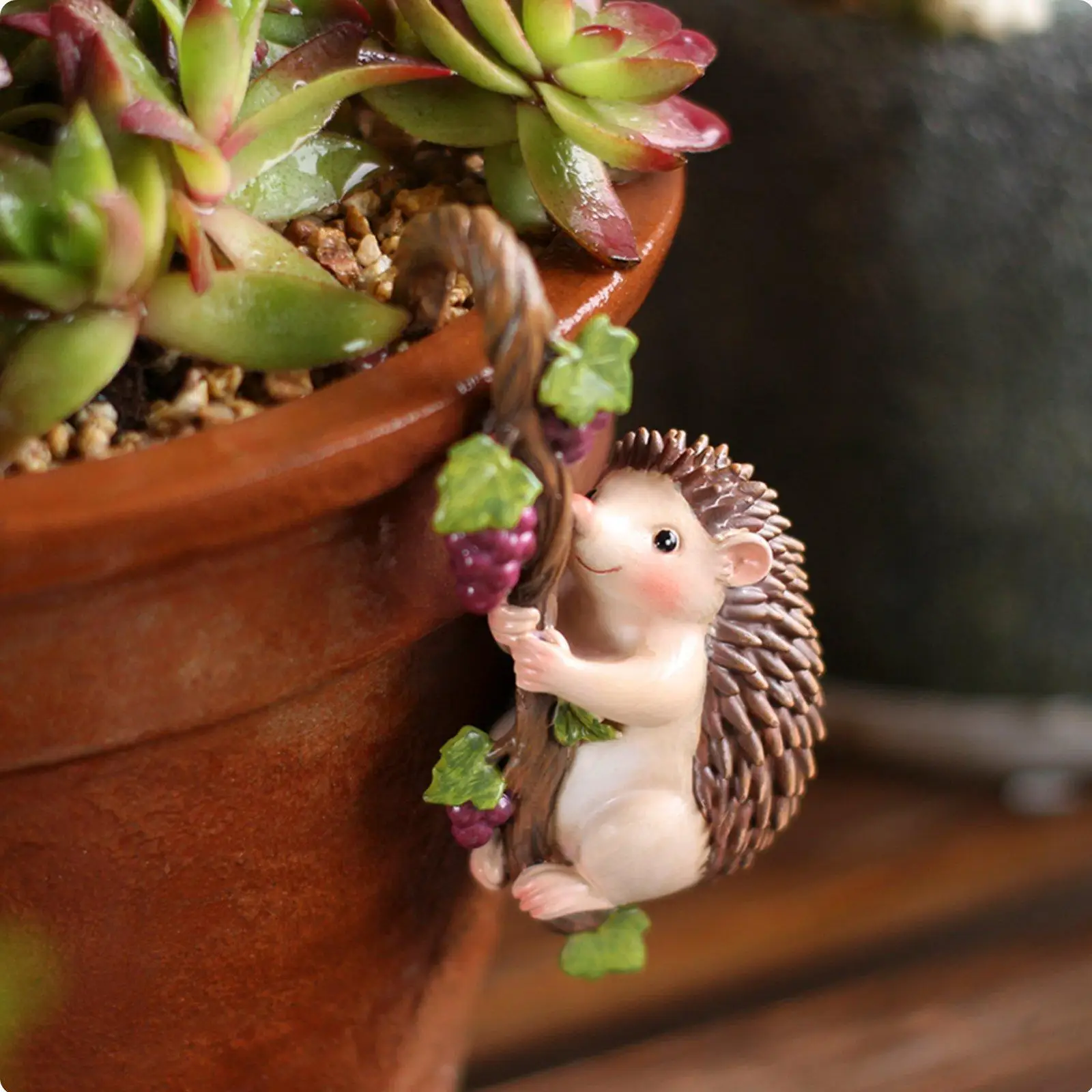 Hedgehog Pot Hanger Weather-Resistant Climbing Hedgehog Figurine for Gardeners