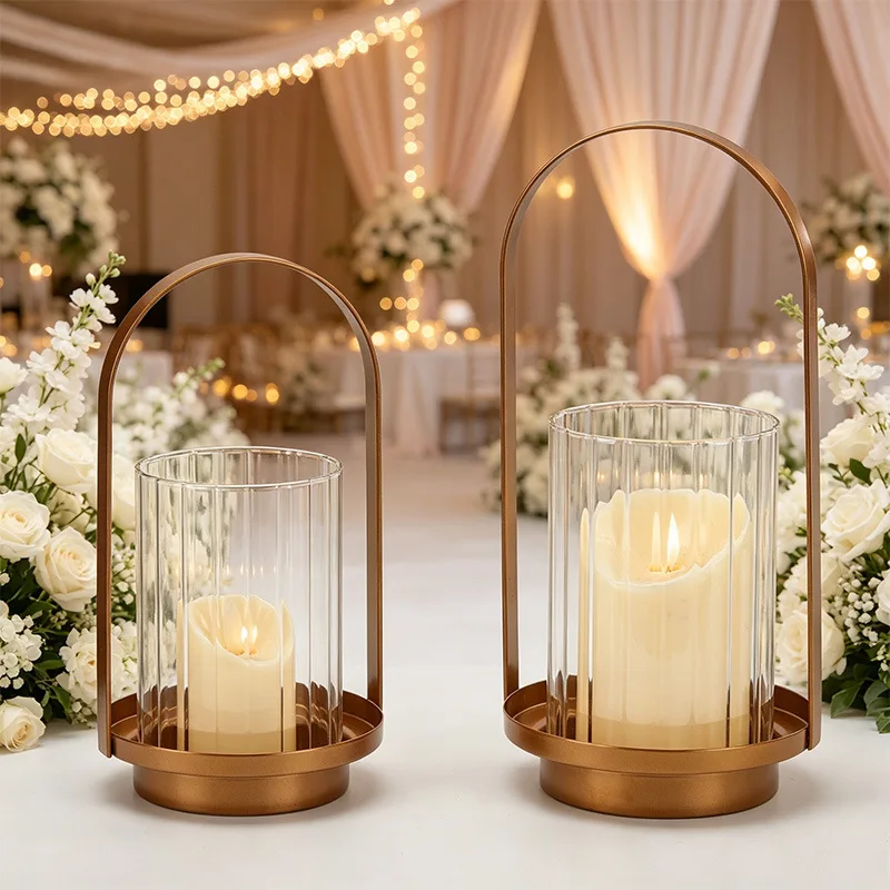Retro Metal Hand-held Atmosphere Romantic Candlelight Dinner Candle Holder Windproof Glass Candlestick Wedding Home Decoration