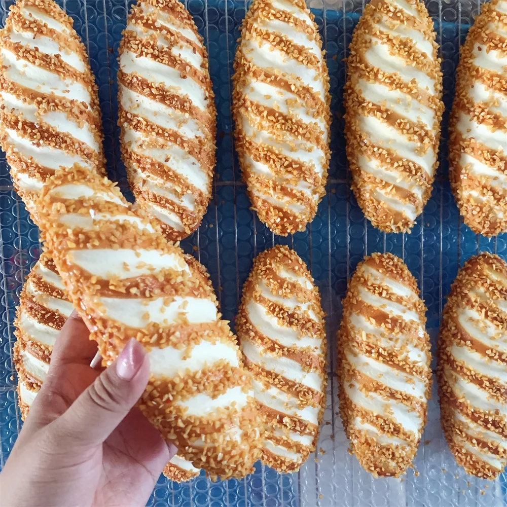 

Soft Crispy European Bread Small Alkaline Cake Baguette Manual Integer Shaping Dough Simulated Artificial Commercial Food Model