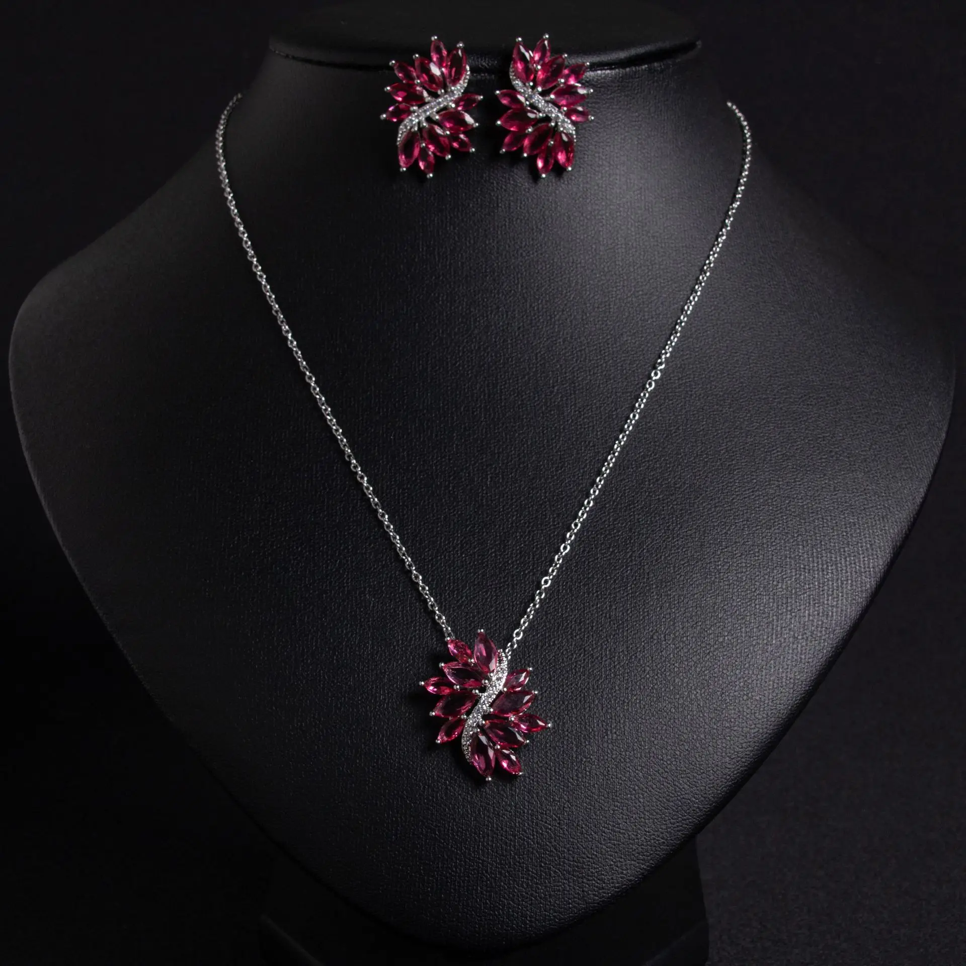 

Cross-border zircon necklace two-piece set zircon flower bride collarbone chain thin real gold jewelry set