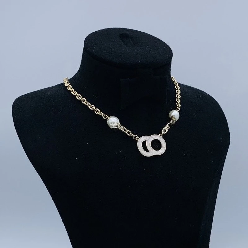 

2025 New Necklace Premium Vintage Pendant Perfect for Daily Holiday Gifts Versatile