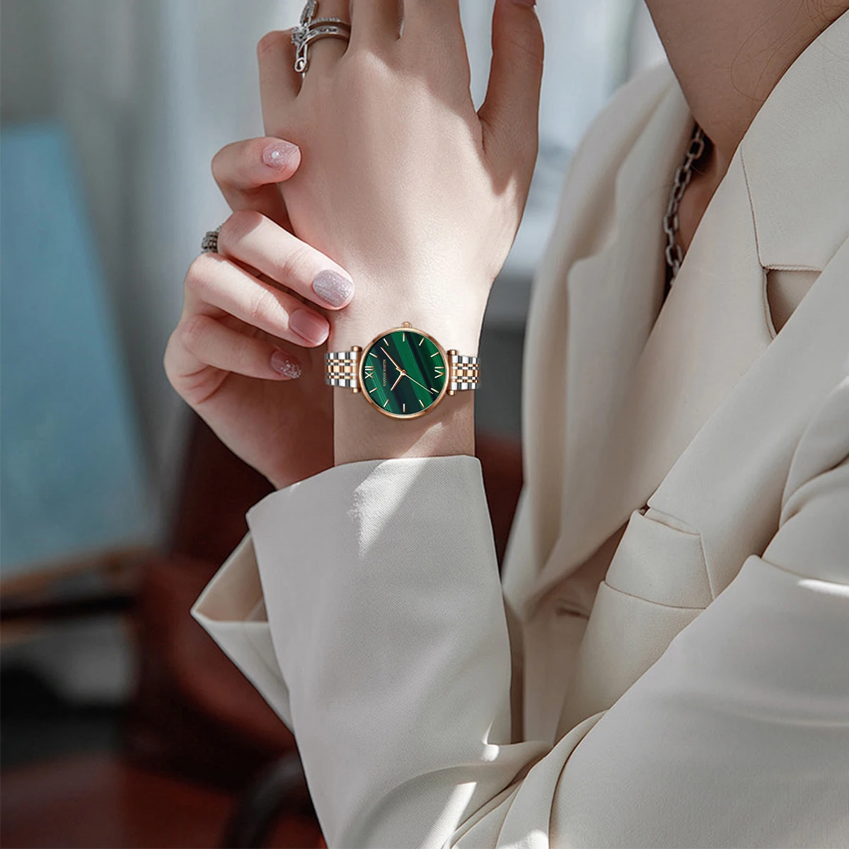 ساعات بتصميم جديد لعام 2023 بمينا الملكيت الأخضر للسيدات بحركة كوارتز يابانية وحزام من الفولاذ المقاوم للصدأ ساعات مقاومة للماء للنساء