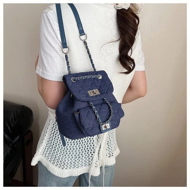

2025 New High-end European and American Style Diamond-shaped Chain Small Backpack, Versatile for Carrying and Commuting
