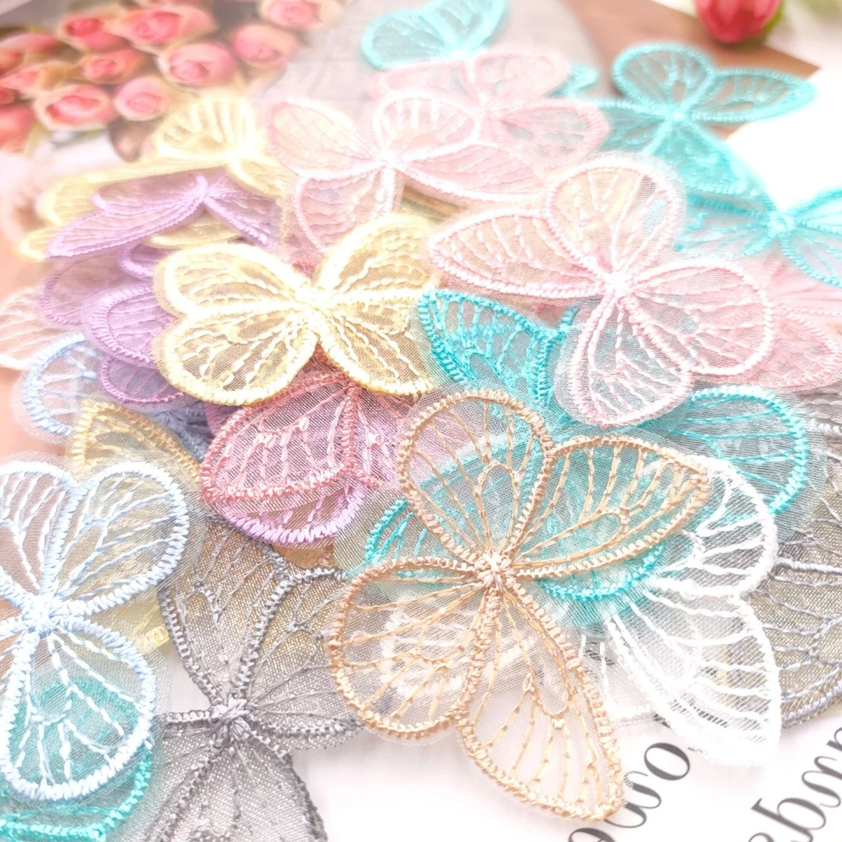 20 Stück/Lot 4,5x4cm Gestickte Schmetterlings-Aufnäher aus Stoff Bunte Netz-Applikationen für DIY-Nähprojekte Kopfbedeckungen Kleidungszubehör – Detail 6