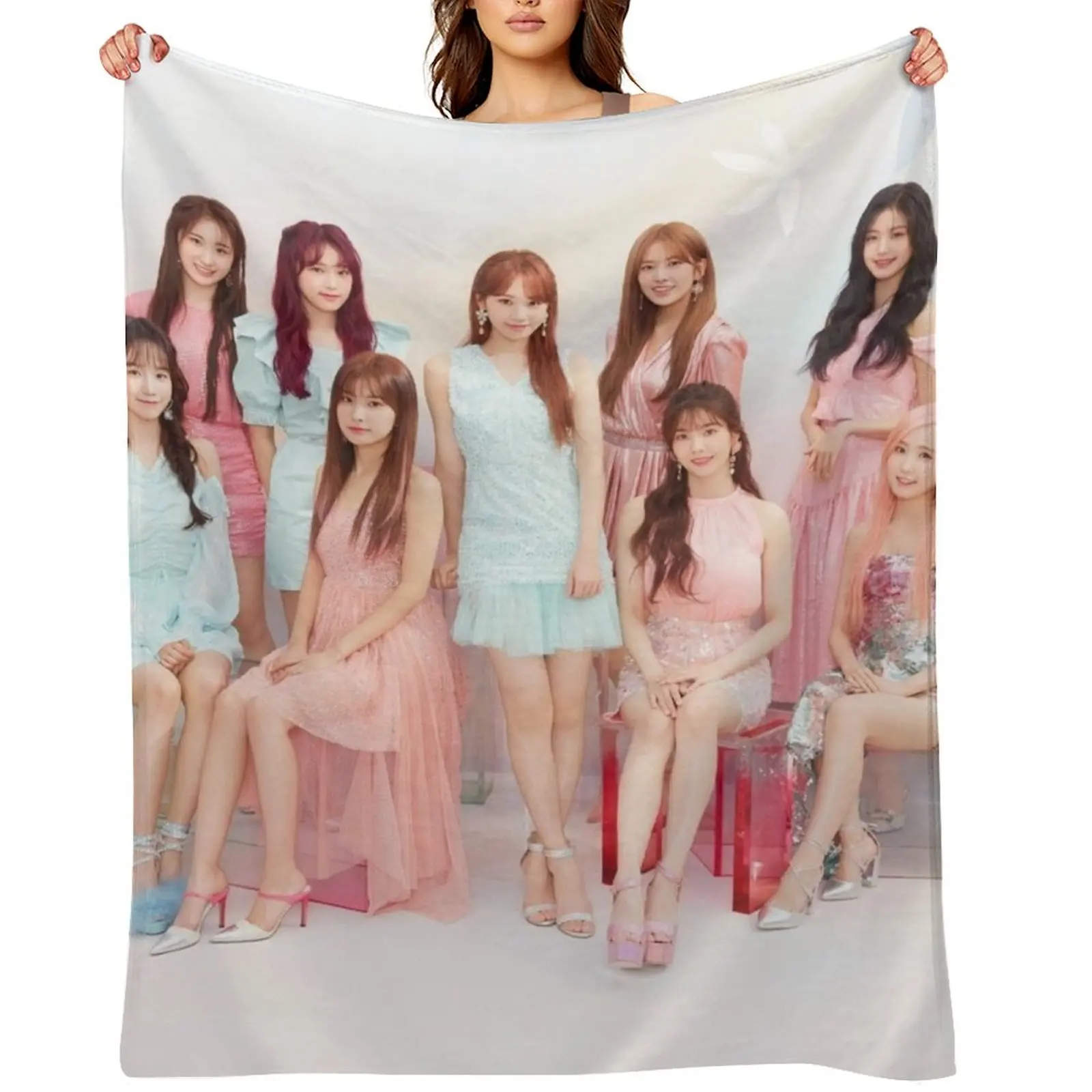 Iz*One Fiesta Throw…