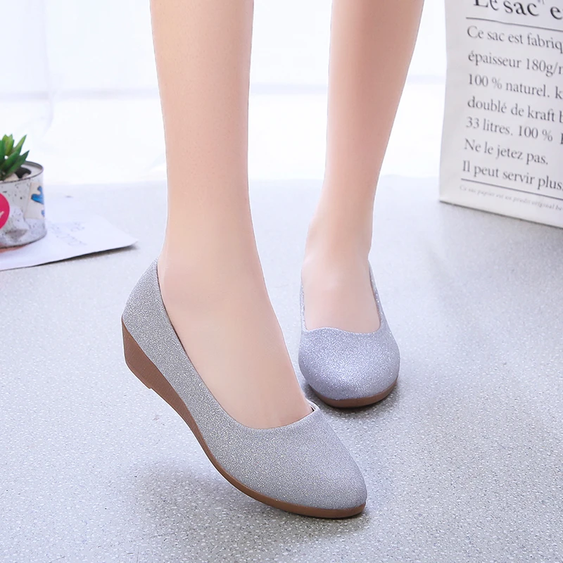 ใหม่ Doudou Slope Heel รองเท้าผู้หญิง 2025 รอบหัวสบาย MOM รองเท้าสบายๆปากตื้นแฟชั่นผู้หญิงรองเท้า