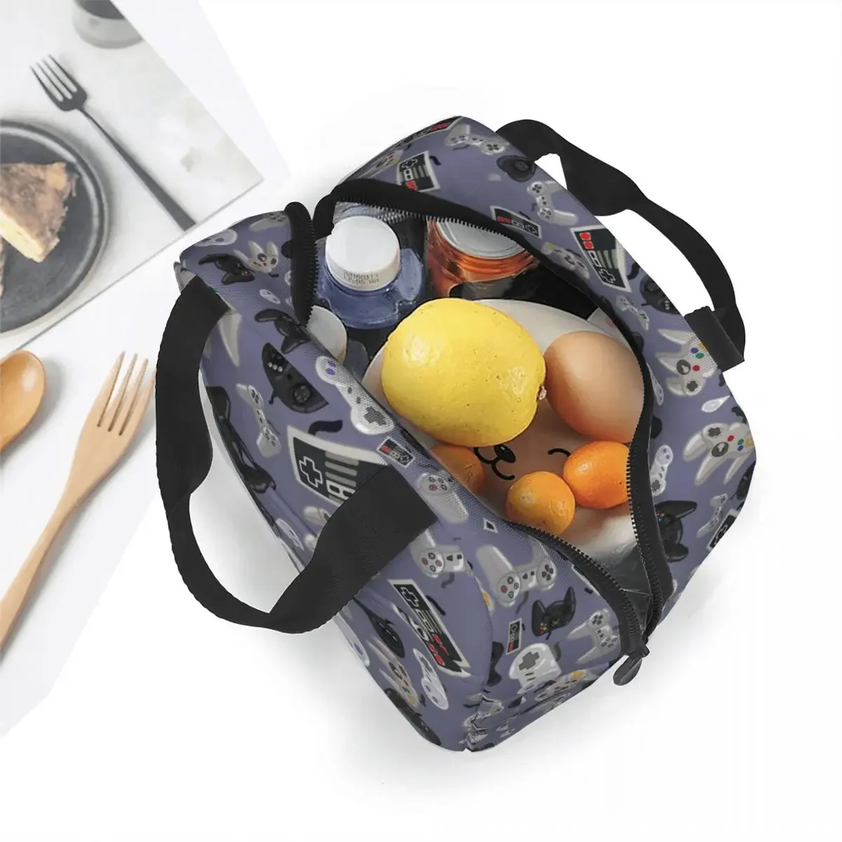 Old School Video Game Controller - Repeating Pattern Insulated Lunch Bag Meal Container Cooler Bag Lunch Box Tote Bento Pouch