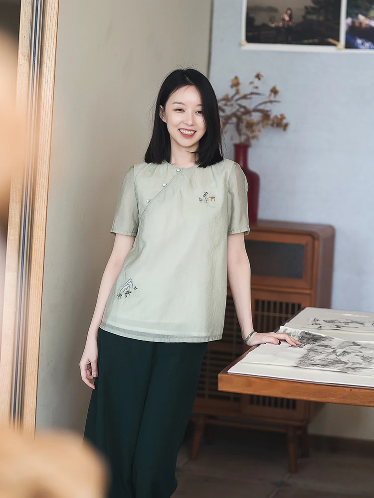 

723CXA7 round Ne ort Sve Embroidered irt Slanted S Design Vintage Commute Sle Pure Color Spring Collection