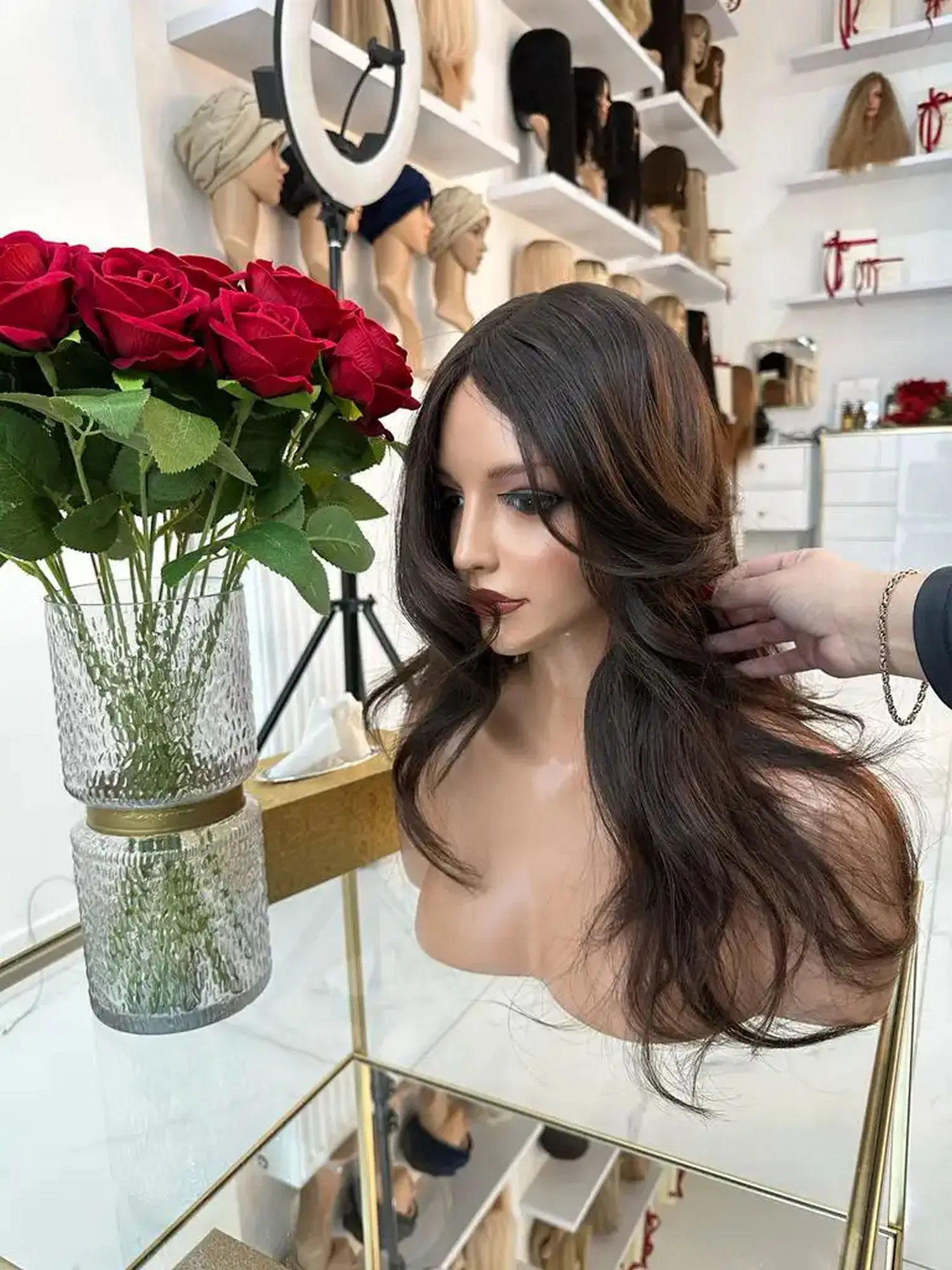 Peluca de buena calidad, longitud media, onda suelta, marrón oscuro, 13x4HD, encaje sintético, fibra Premium, resistente al calor, para mujeres, uso diario