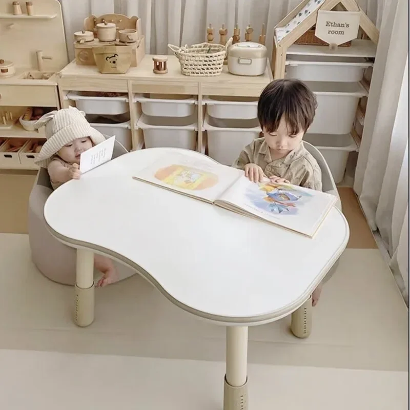 Il tavolino da gioco per bambini può essere sollevato e abbassato, tavolo per l'educazione precoce, tavolo giocattolo per arachidi