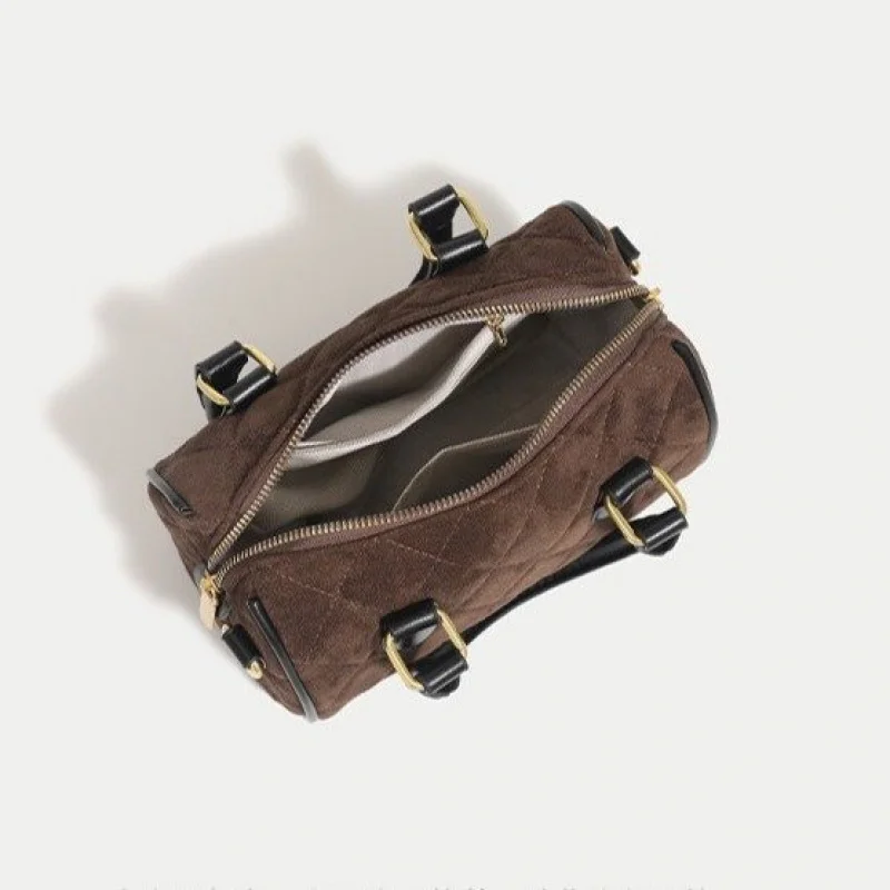 

Luxury Leather Handbag For Women Featuring Elegant Crossbody Strap Classic Design By Famous Brand